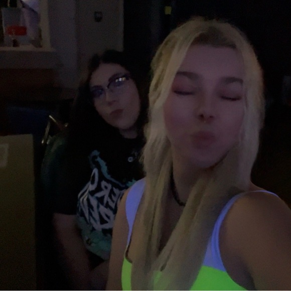 Meet your Posher, Steph - Picture 4 of 5